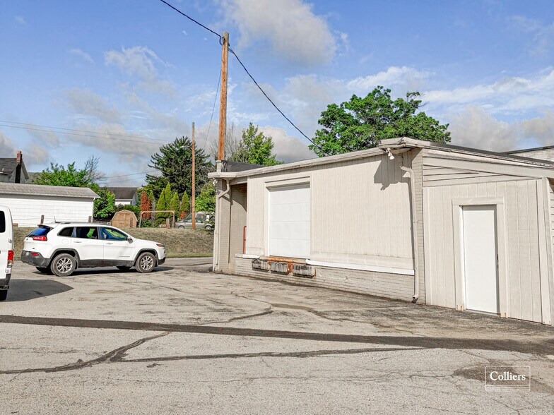 More Photos Of 533 Depot St, Latrobe Showroom For Lease