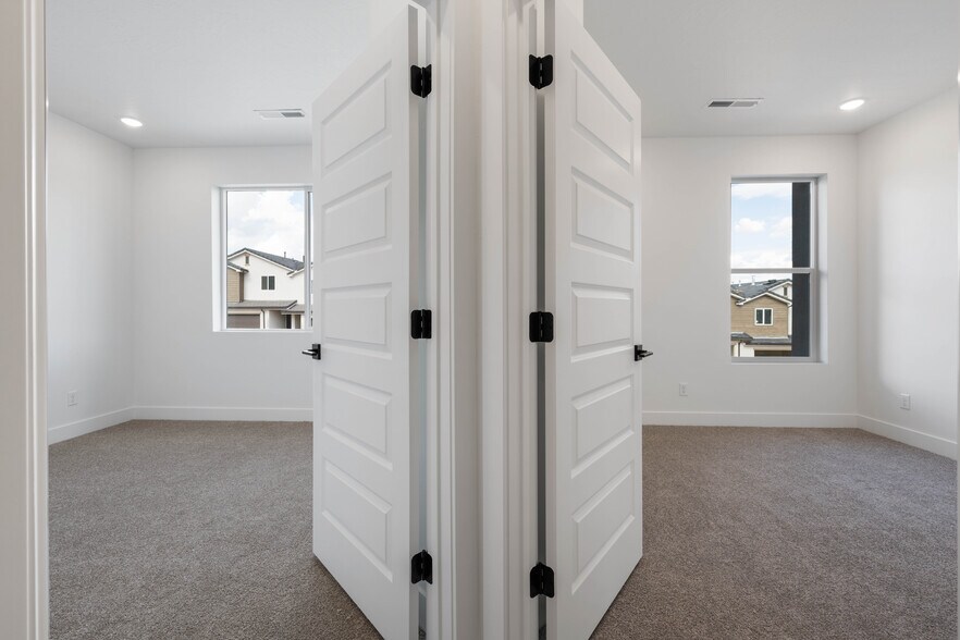 More Photos Of 1935 W 250 S, Hurricane Apartments For Sale