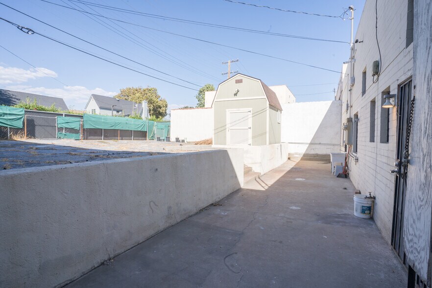 More Photos Of 623-625 W Las Tunas Dr, San Gabriel Storefront Retail Office For Sale