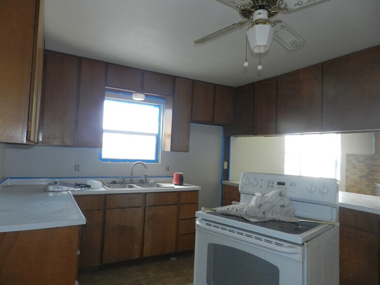 More Photos Of 445 Kristen Ct, Montrose Warehouse For Sale