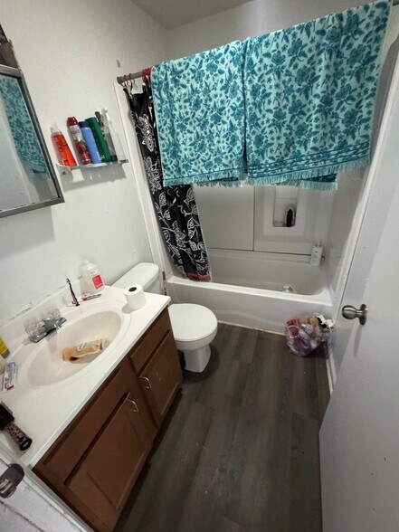 More Photos Of 509 Last Resort Ct, Cumberland Multifamily For Sale