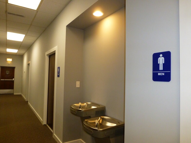 More Photos Of 320 E Broadway, Hopewell Office For Lease