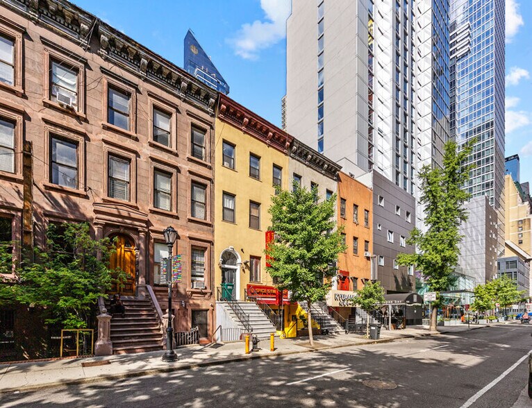 More Photos Of 317 W 46th St, New York Apartments For Sale