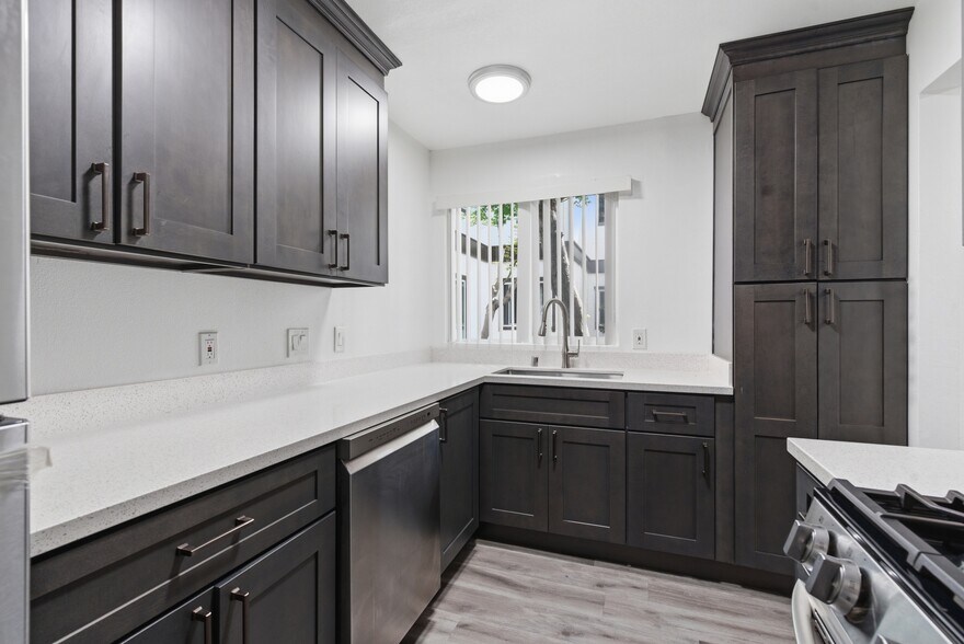 More Photos Of 1640 23rd St, San Pablo Apartments For Sale