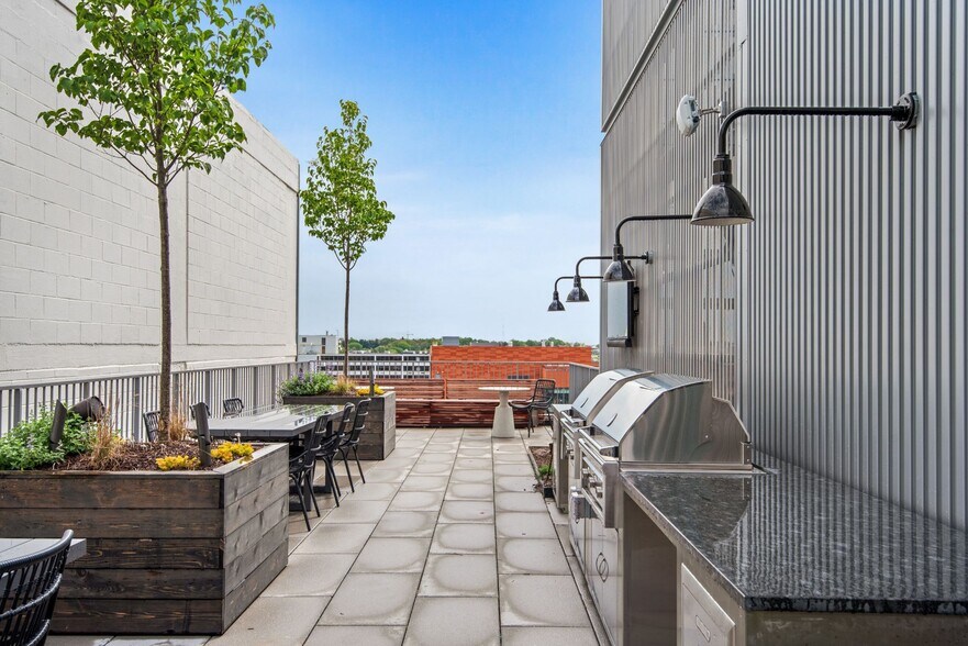 More Photos Of 901 W St NW, Washington Apartments For Lease