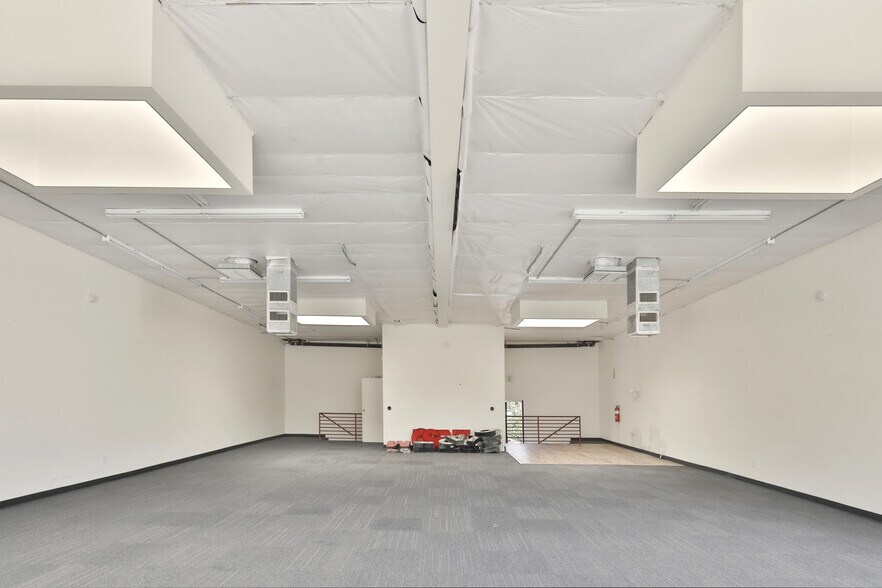 More Photos Of 1315 N Sepulveda Blvd, Manhattan Beach Freestanding For Lease