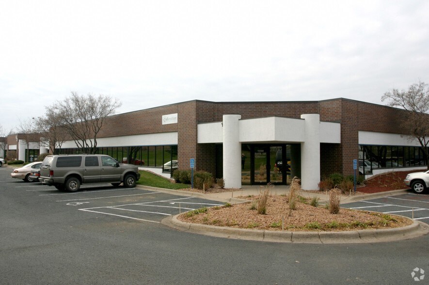 More Photos Of 10200 Valley View Rd, Eden Prairie Research And Development For Lease