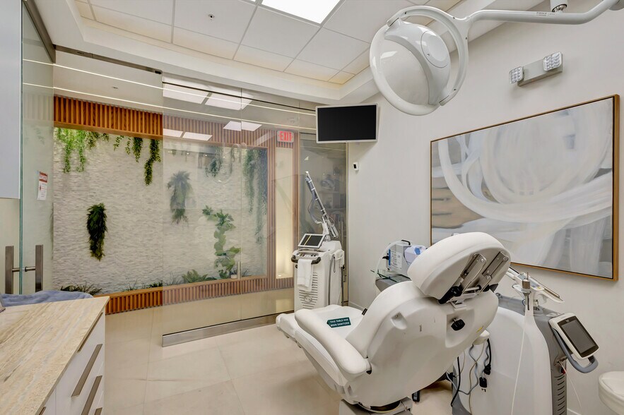 More Photos Of 2151 S Alternate A1A Hwy, Jupiter Medical For Sale