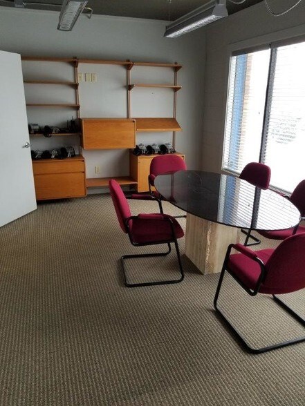 More Photos Of 6213-6217 W Lake St, Saint Louis Park Office For Lease