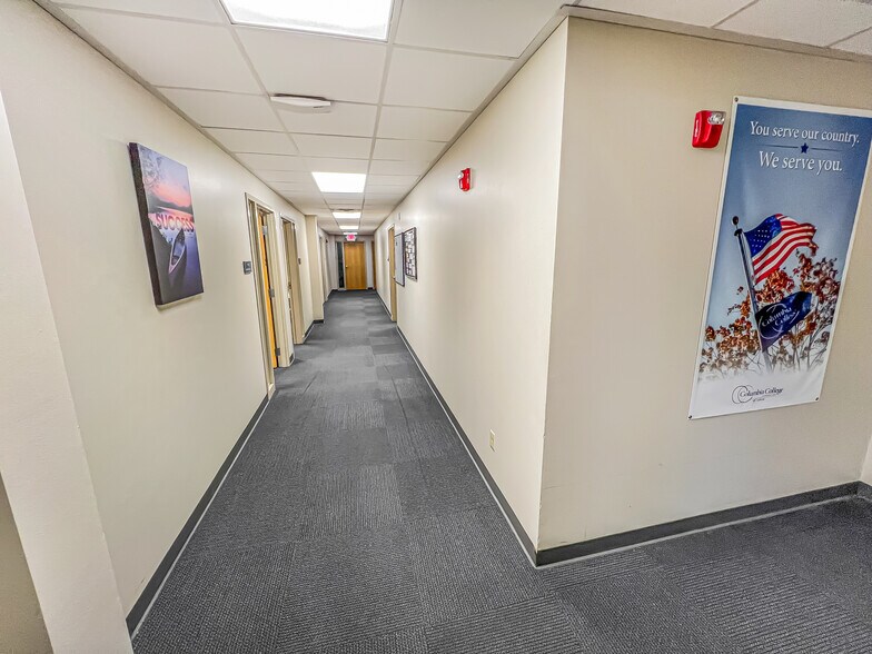 More Photos Of 4411 Woodson Rd, Saint Louis Office For Lease