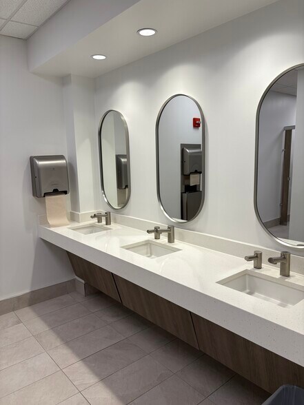 More Photos Of 5600 Broken Sound Blvd NW, Boca Raton Unknown For Lease