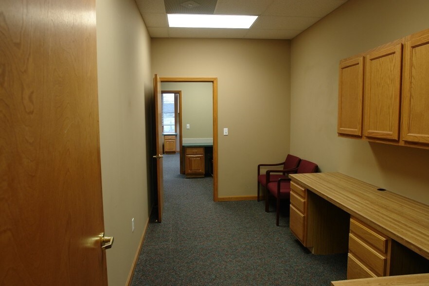 More Photos Of 103 Church St, O'Fallon Medical For Lease