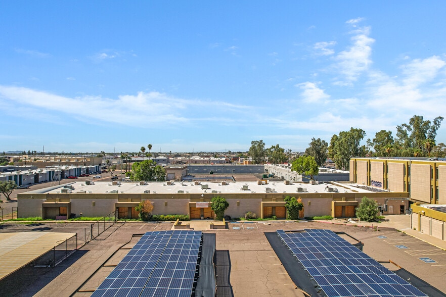 More Photos Of 3001 W Indian School Rd, Phoenix Office For Sale