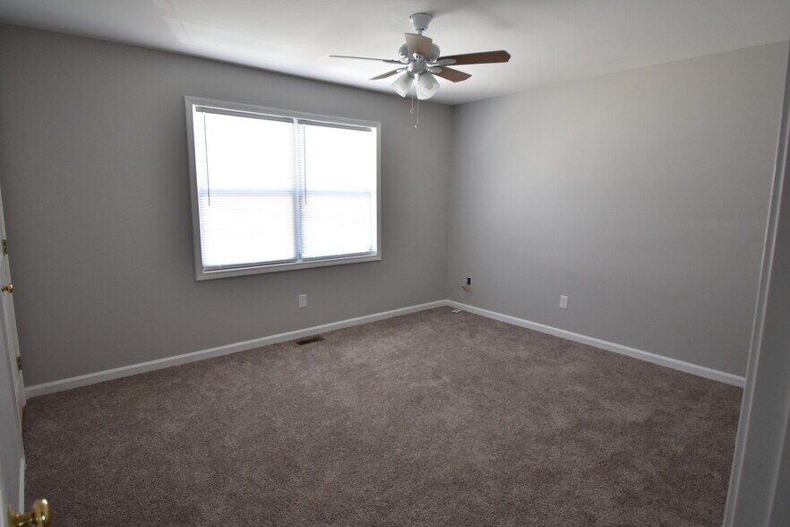 More Photos Of 600-650 S Main St, Mooresville Apartments For Sale