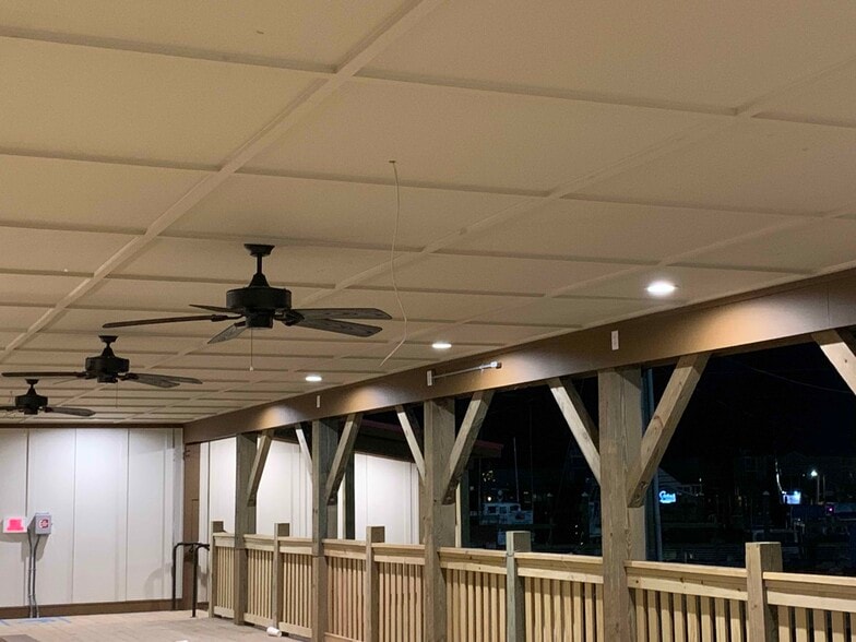 More Photos Of 219 Myrtle Ave, Carolina Beach Restaurant For Lease