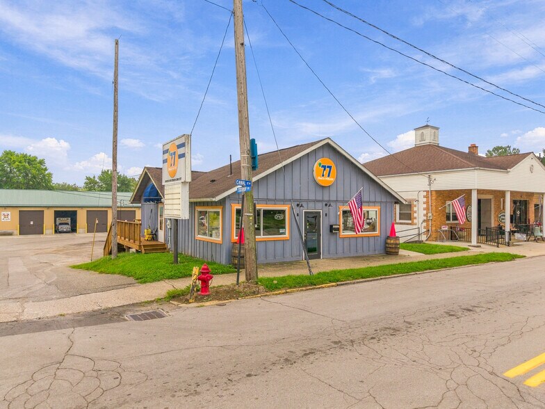 More Photos Of 21 W Canal St, Navarre Restaurant For Sale