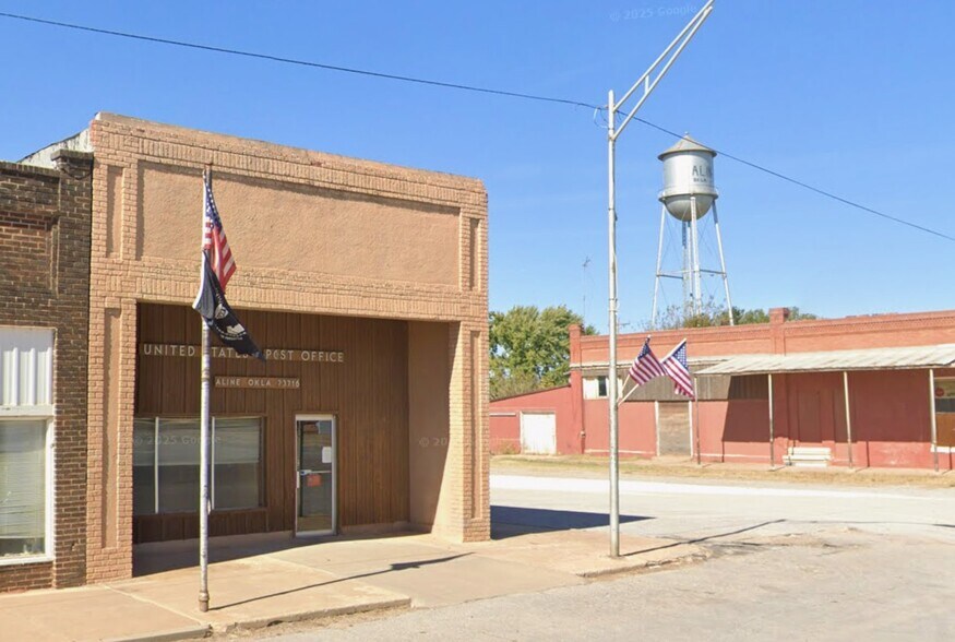 More Photos Of 104 N Main St, Aline Post Office For Sale