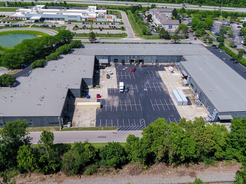 More Photos Of 4689-4777 Hilton Corporate Dr, Columbus Flex For Lease