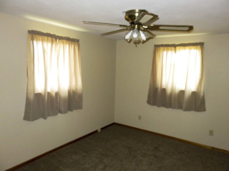 More Photos Of 310 Goose Creek Rd, Dandridge Office For Sale