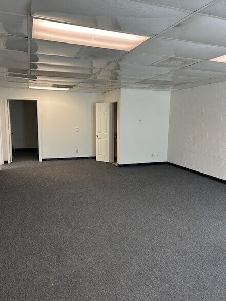 More Photos Of 9050 Emnora Ln, Houston Warehouse For Lease