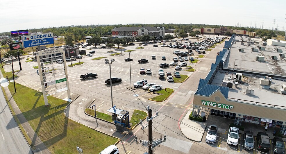 More Photos Of 11410-11430 East Fwy, Houston General Retail For Lease