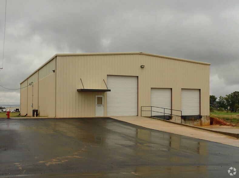 Primary Photo Of 307 Walker Cir, Richland Warehouse For Lease