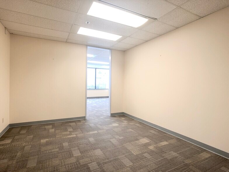 More Photos Of 5811 Cooney Rd, Richmond Office For Lease