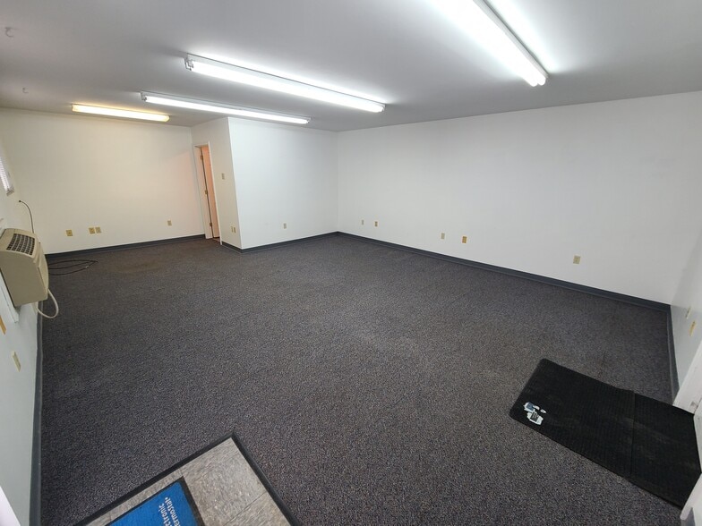 More Photos Of 4649B Russell Ct, High Ridge Office For Lease