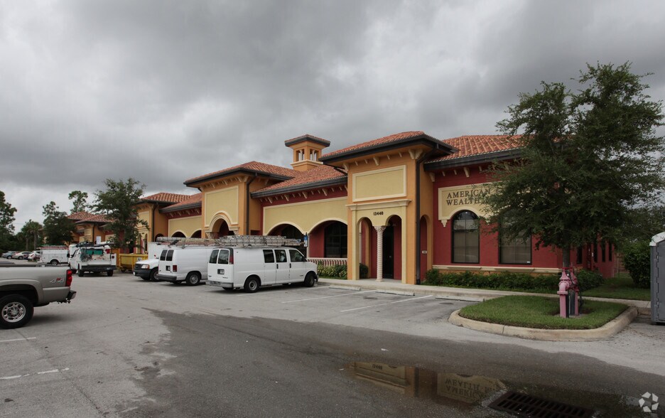 More Photos Of 13440 Parker Commons Blvd, Fort Myers Coworking Space