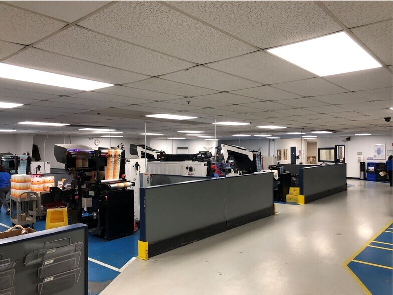 More Photos Of 254-260 Branford Rd, North Branford Industrial For Sale