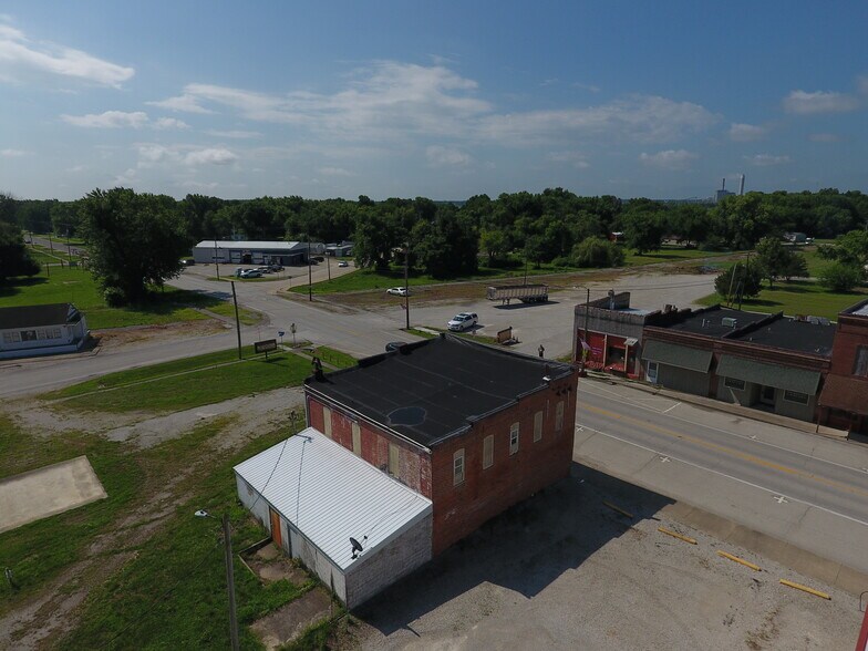 More Photos Of 107 W Main St, Coffeen Storefront Retail Residential For Sale
