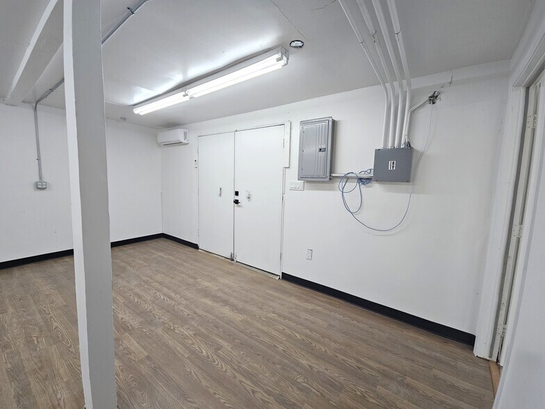 More Photos Of 10135 S Barrackman Rd, Mohave Valley Light Distribution For Lease