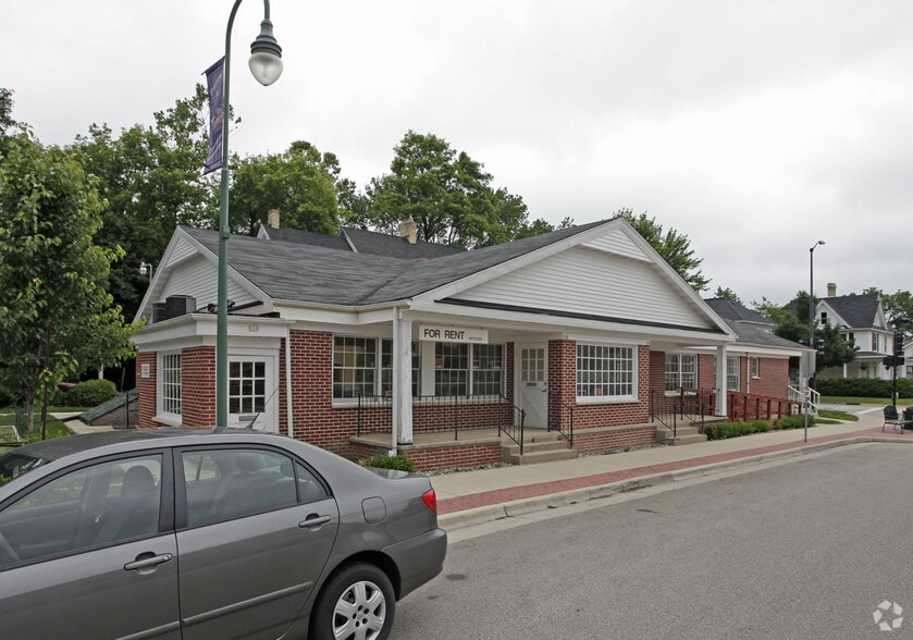 Primary Photo Of 301-303 W Main St, Whitewater Medical For Sale