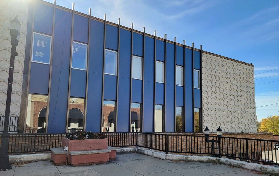 More Photos Of 101 S 1st St, Montevideo Office For Sale