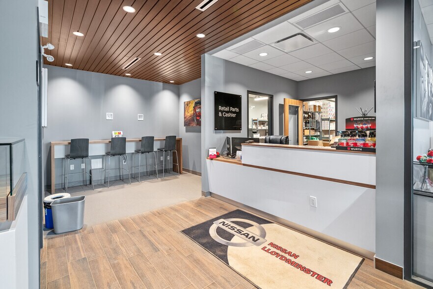 More Photos Of 2202 50 Av, Lloydminster Auto Dealership For Sale