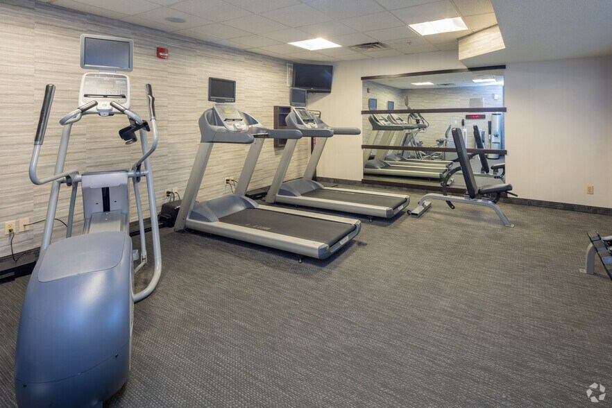 1811 Moreland Blvd, Champaign, IL 61822 Hotel For Sale