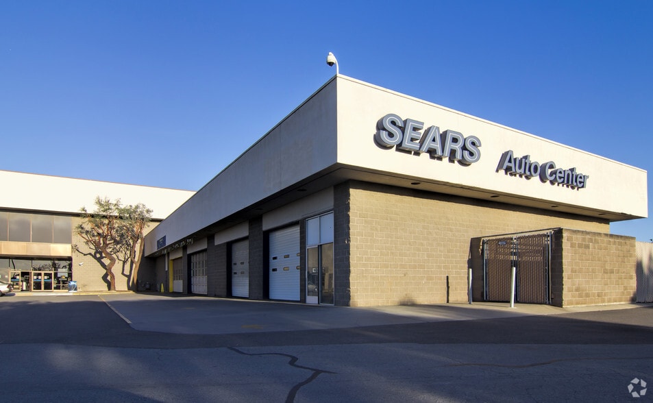 More Photos Of 1700 N Main St, Salinas Department Store For Lease