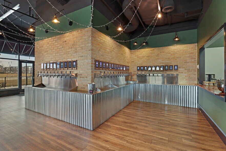 More Photos Of 115-125 56th St, Kenosha Restaurant For Sale