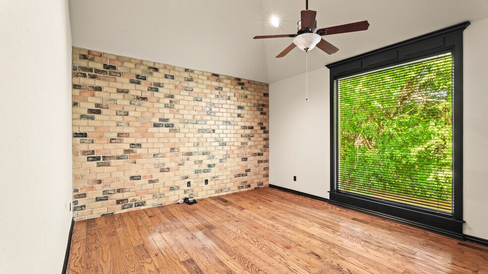 More Photos Of 14000 N Western Ave, Edmond Office For Sale