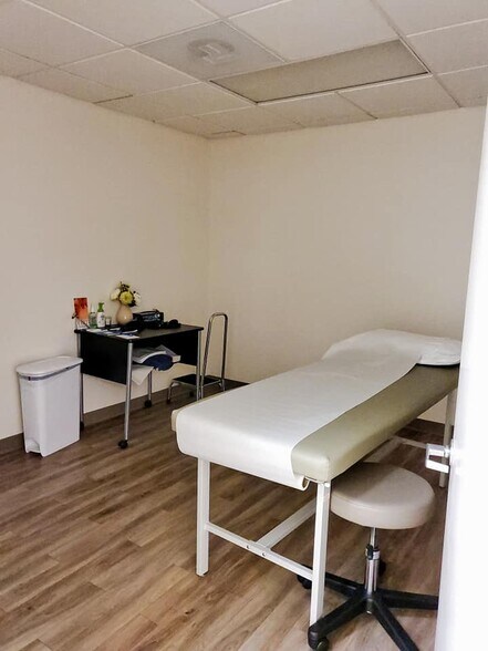 More Photos Of 5601 21st Ave W, Bradenton Office For Lease