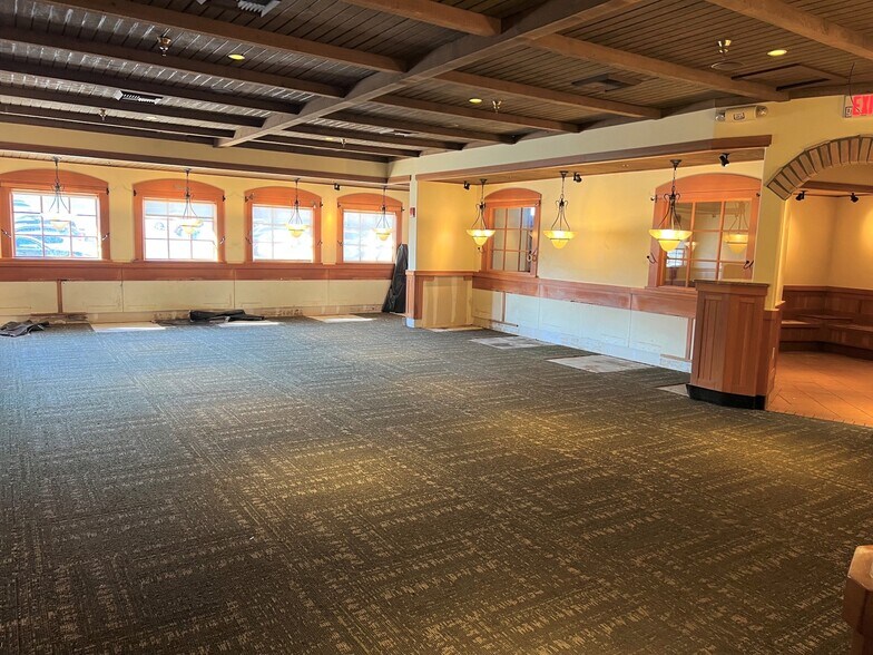 More Photos Of 425-525 Union St, Waterbury Unknown For Lease