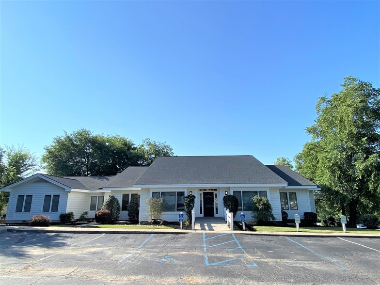 More Photos Of 86 Villa Rd, Greenville Medical For Sale