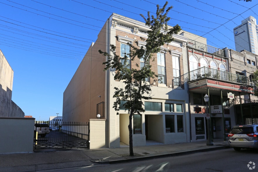 More Photos Of 210 Dauphin St, Mobile Storefront Retail Office For Lease