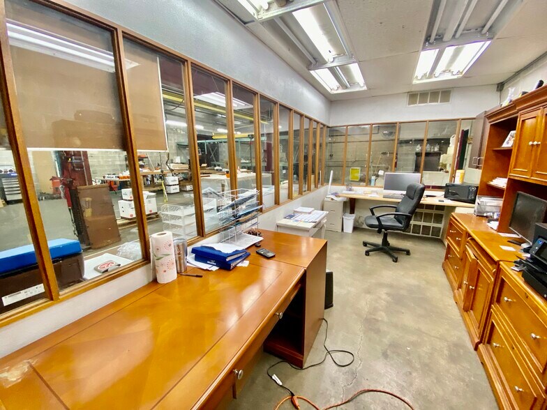 More Photos Of 21 N 12th St, Belleville Industrial For Sale