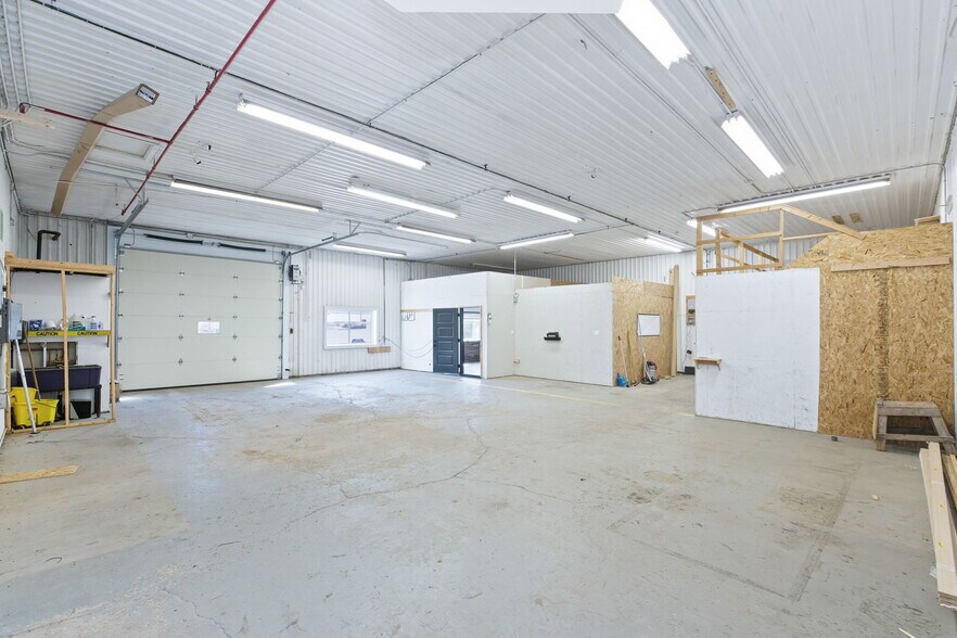 More Photos Of 169 Elizabeth St, Midland Industrial For Sale