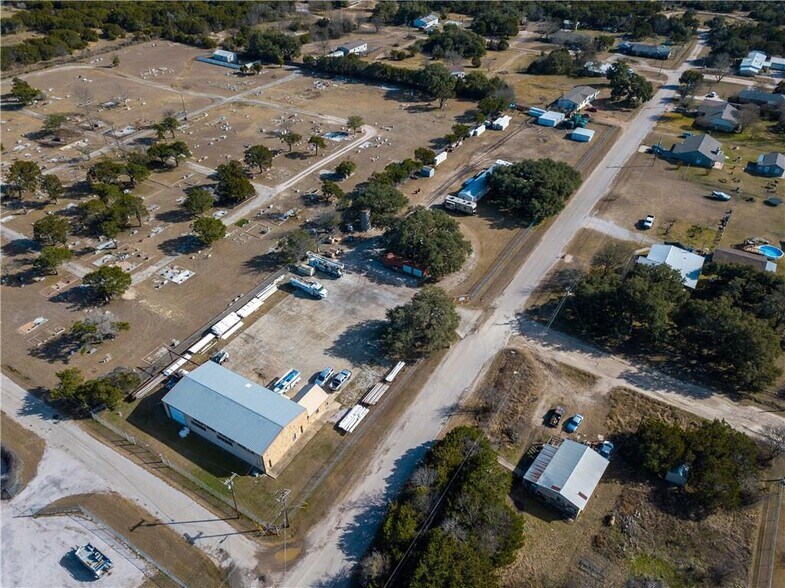 More Photos Of 500 Southland Dr, Burnet Flex For Lease