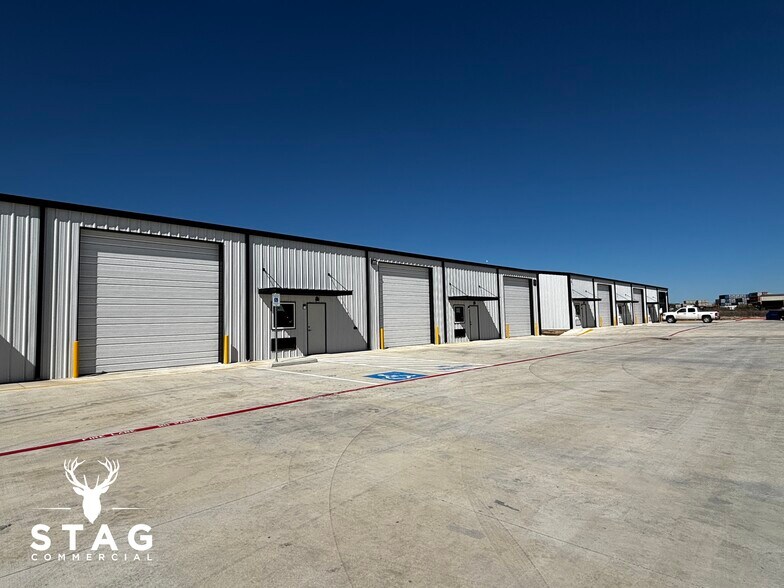 More Photos Of 11180 FM156, Northlake Warehouse For Lease