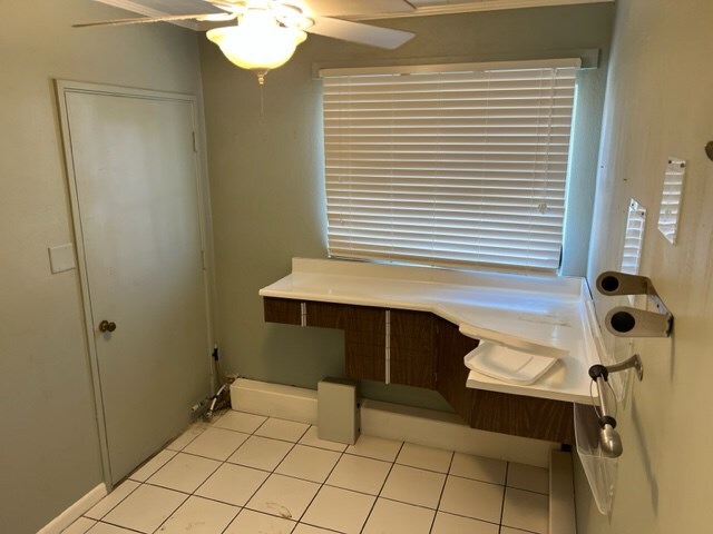 More Photos Of 372 E College Ave, Ashburn Office Residential For Sale