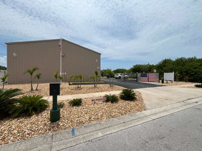 More Photos Of 743 Wesley Ave, Tarpon Springs Warehouse For Sale