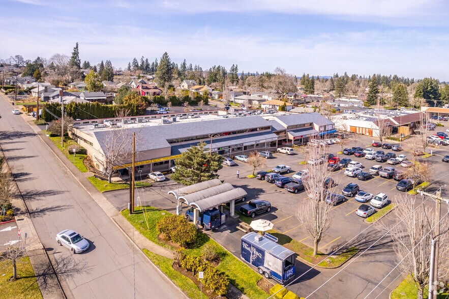 More Photos Of 2653-2699 Commercial St SE, Salem General Retail For Lease